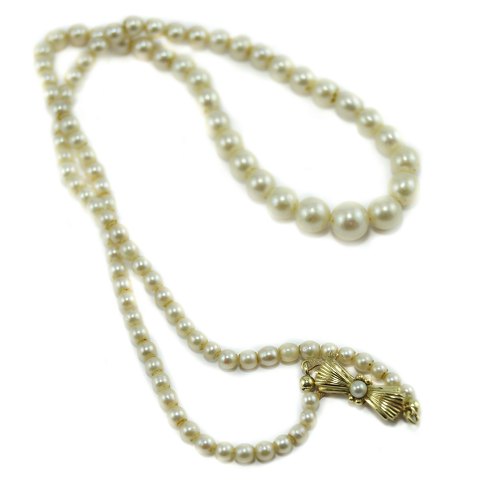 A pearl necklace with a clasp of 14k gold