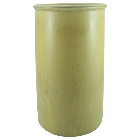 Saxbo; A yellow stoneware vase