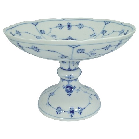 Royal Copenhagen, blue fluted; A center piece of porcelain #457