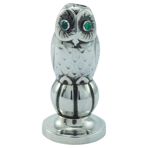 Georg Jensen; A signet, owl, of sterling silver with chrysopras