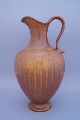 Gunnar Nylund fra Rörstrand; kande i keramik