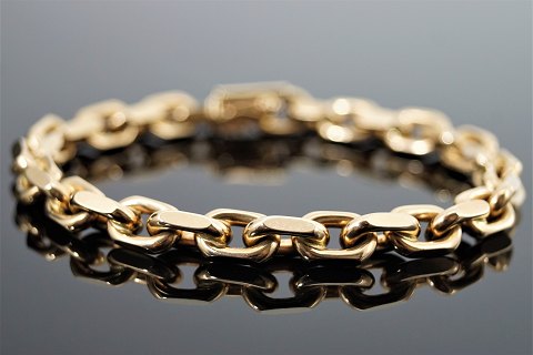 BNH: A bracelet of 14k gold, w. 7,0 mm