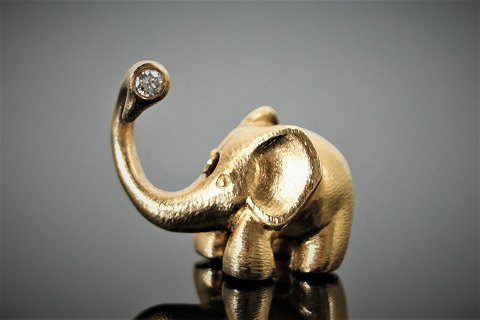 Ole Lynggaard; Smykkelås, elefant, af 14 kt. guld med brillant