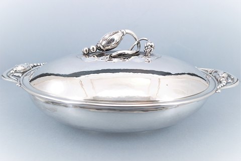 Georg Jensen; Magnolia/Blossom dish with lid, sterling silver #2C