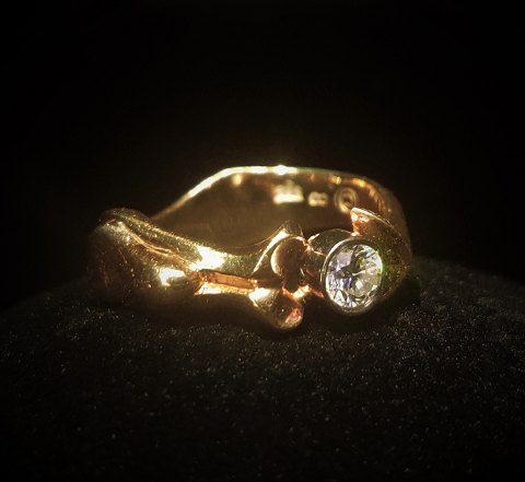 Carat Design Aalborg; Ring af 14 kt. guld med brillant 0,50 ct. W-VVS