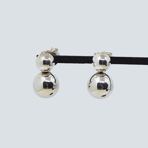 Georg Jensen; Kugleøreringe i sterling sølv