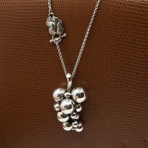 Georg Jensen; Moonlight Grapes halskæde i sterlingsølv