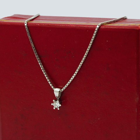 Halskæde i 14 kt. hvidguld med diamant