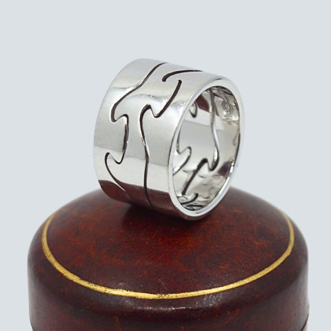 Georg Jensen, Nina Koppel; Fusion ring af 18 kt. hvidguld, tredelt